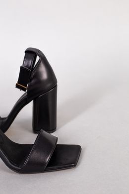 Босоножки женские кожаные черного цвета на каблуке, 38, 24.6