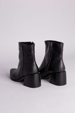 Ботильйони жіночі шкіряні чорного кольору з розкльошеним каблуком, 35, 23