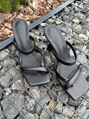 Шлепанцы женские кожаные черного цвета на каблуке, 39, 25.5