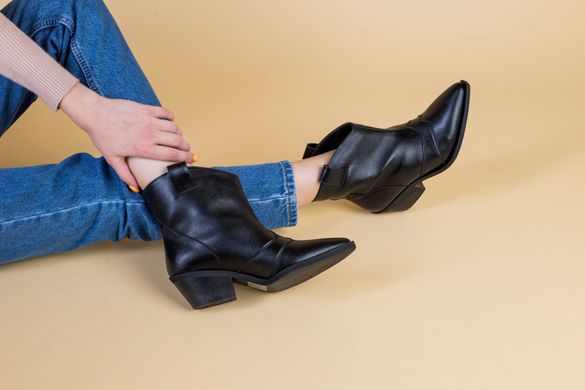 Ботинки женские кожаные черные без замка на каблуке демисезонные, 35, 23