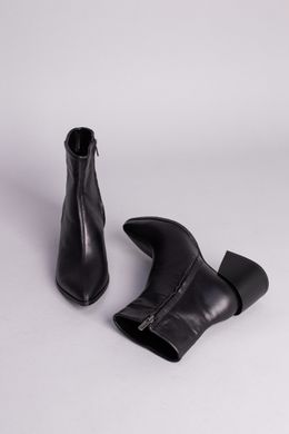 Ботильйони жіночі шкіряні чорного кольору з розкльошеним каблуком зимові, 35, 23