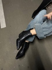 Ботинки казаки женские кожаные черного цвета, 40, 26