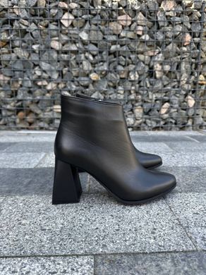 Ботильоны женские кожаные черного цвета на каблуках зимние, 38, 24