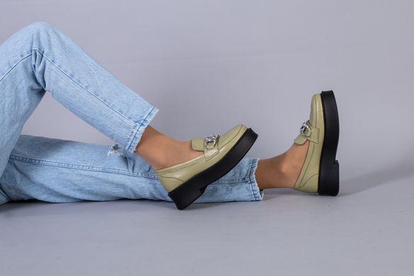 Туфлі жіночі шкіряні кольору хакі з ланцюгом, 35, 23