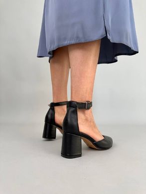 Босоножки женские кожаные черного цвета на каблуке, 37, 24