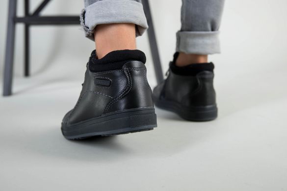 Демисезонные черные кожаные ботиночки для мальчика, 39, 25