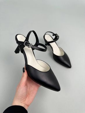 Босоножки женские кожаные черного цвета на каблуках, 38, 24.5